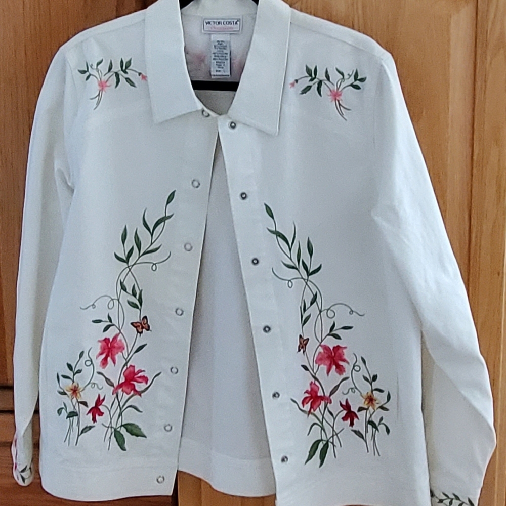 Crisp Denum White Floral Embroidered Button Down Snaps Jacket